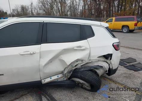 2019 Jeep Compass Latitude 4X4 из США, поврежденный, VIN 3C4NJDBB2KT647661